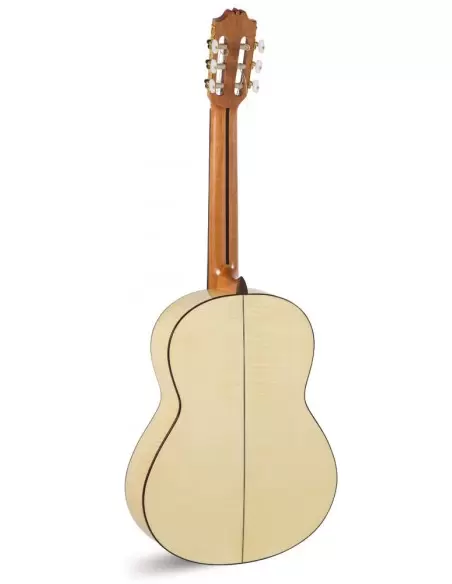 Классическая гитара ADMIRA F4